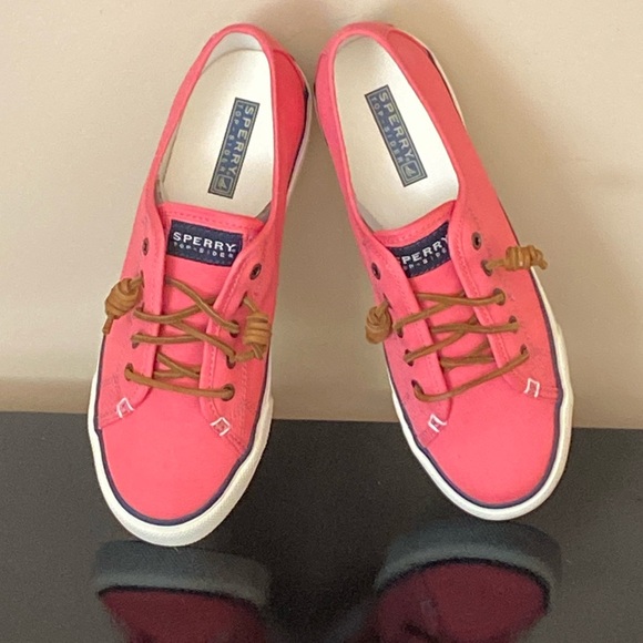 Sperry Shoes - Women’s Sperry Sneakers Boat Shoe Top Slider 7 1/2
